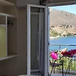 شقة Ballas أيّا إفيميا