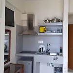 شقة Ballas أيّا إفيميا