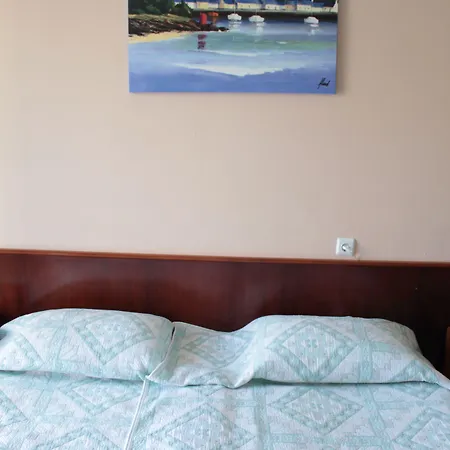 شقة Ballas أيّا إفيميا