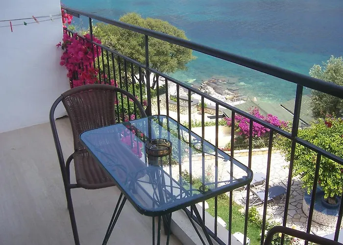 Ballas * Agia Efimia