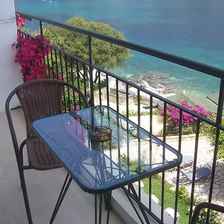 Ballas * Agia Efimia